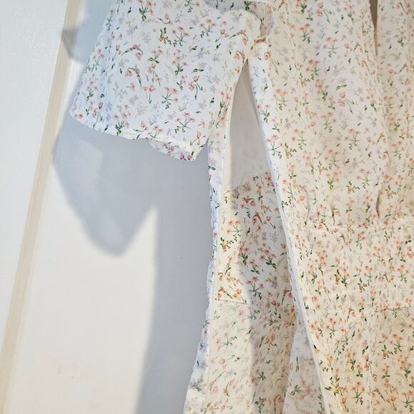 Divine Heritage Deep V-neck Floral Mini Dress - Picture 7 of 9